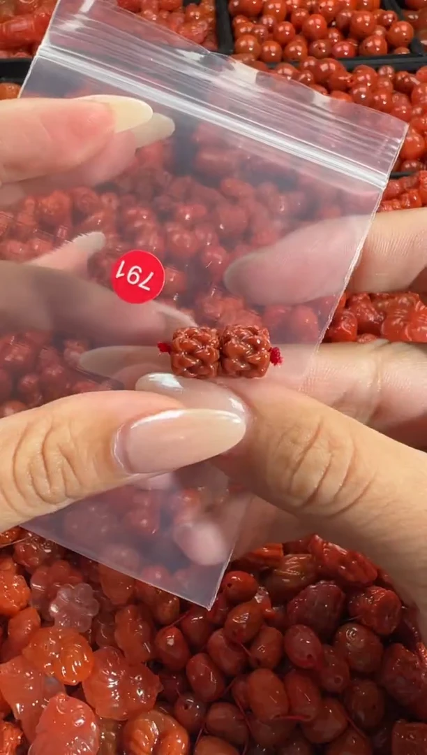 颈饰未镶嵌南红玛瑙1