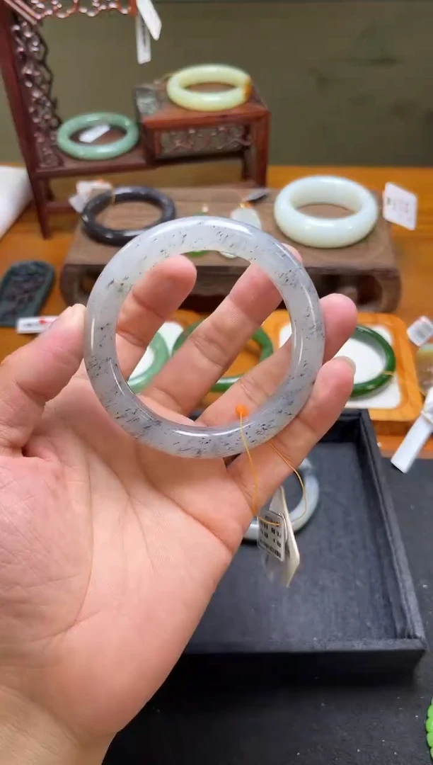未镶嵌手镯和田玉新疆黑山 60圈