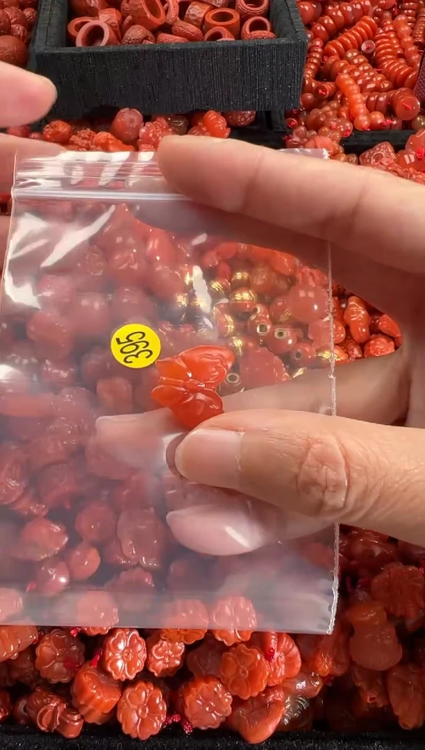 【闪购商品】南红玛瑙颈饰未镶嵌1