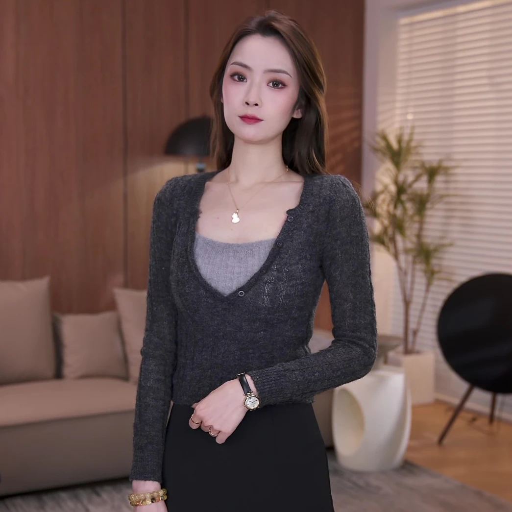 【层次美学】开春新款拼色百搭显瘦羊。毛马海针织衫