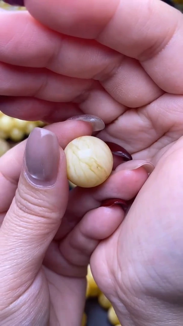 【闪购商品】琥珀裸石未镶嵌月.54/卡18微瑕