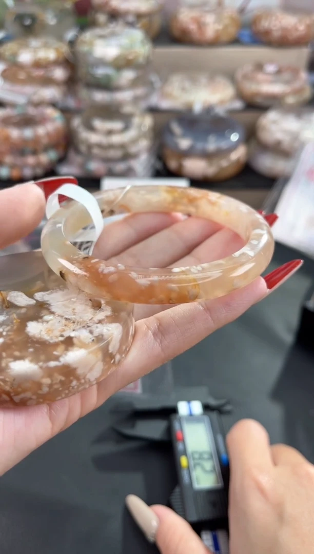 未镶嵌手镯石英质玉60