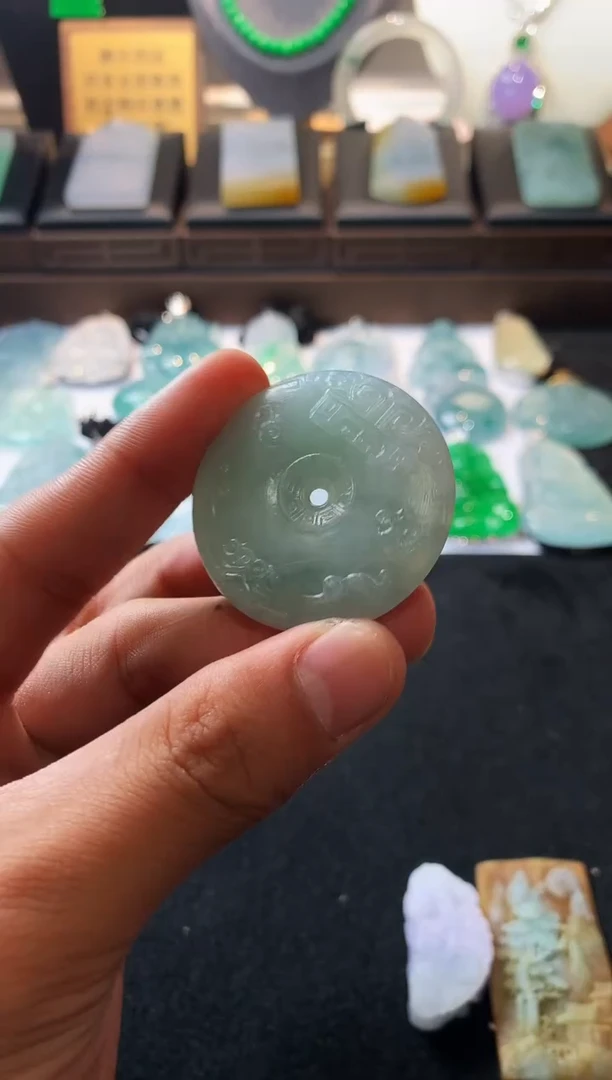 未镶嵌定制翡翠好****S  4092毛货不退不换