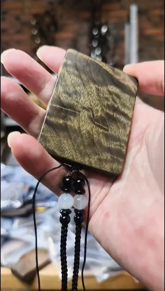 金丝楠无事牌脖挂