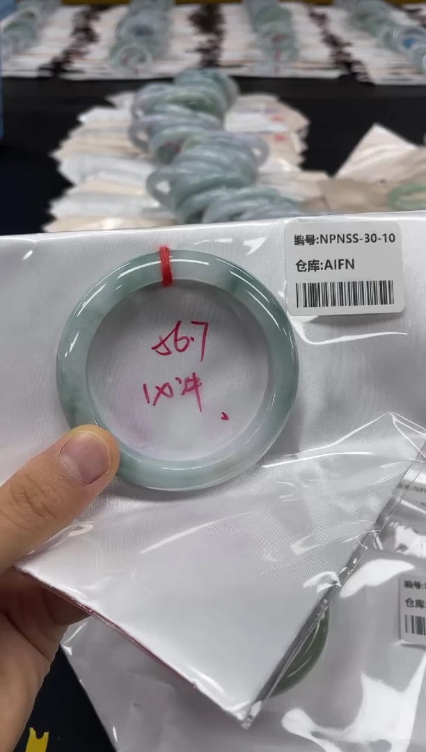 未镶嵌手镯翡翠翡翠手镯