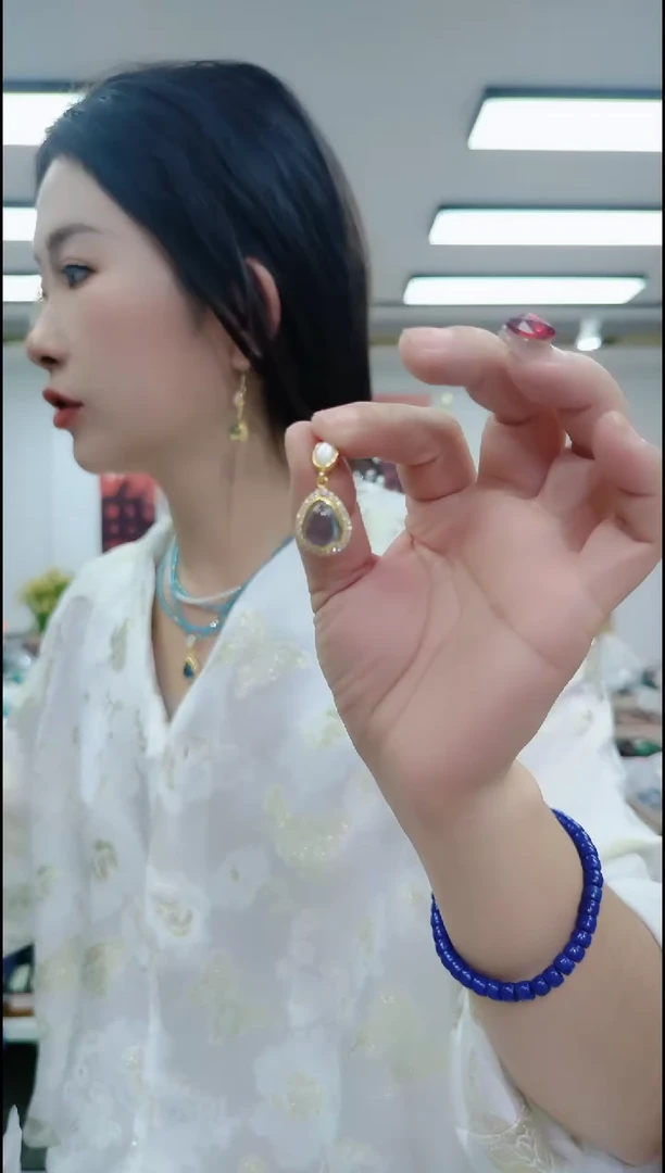 【闪购商品】海蓝宝石颈饰合金1889海蓝宝吊坠