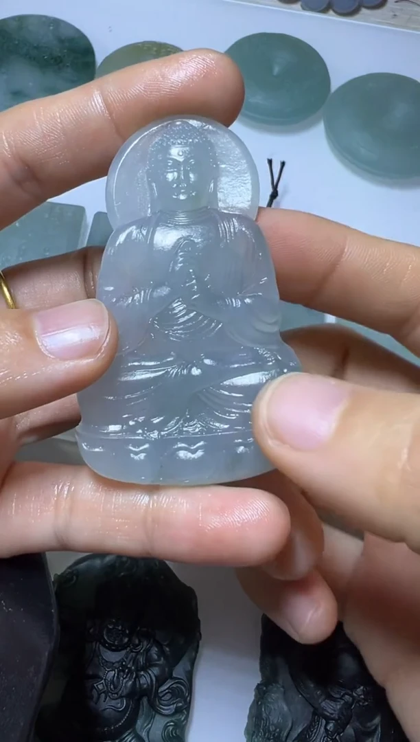 未镶嵌定制翡翠大日