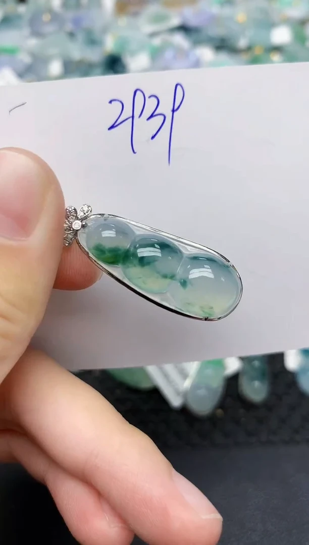 颈饰18K金镶嵌翡翠天然缅甸A货翡翠百元以上9元证书费自理