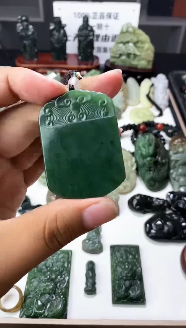 颈饰未镶嵌和田玉1