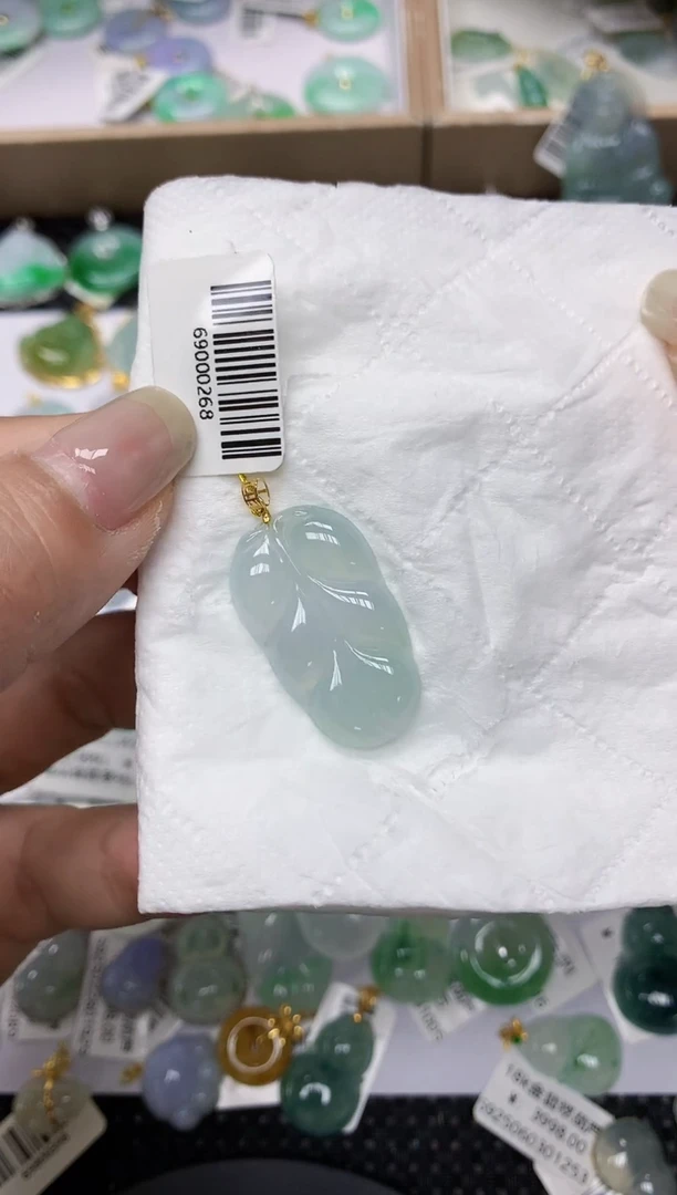 颈饰18K金镶嵌翡翠111111111