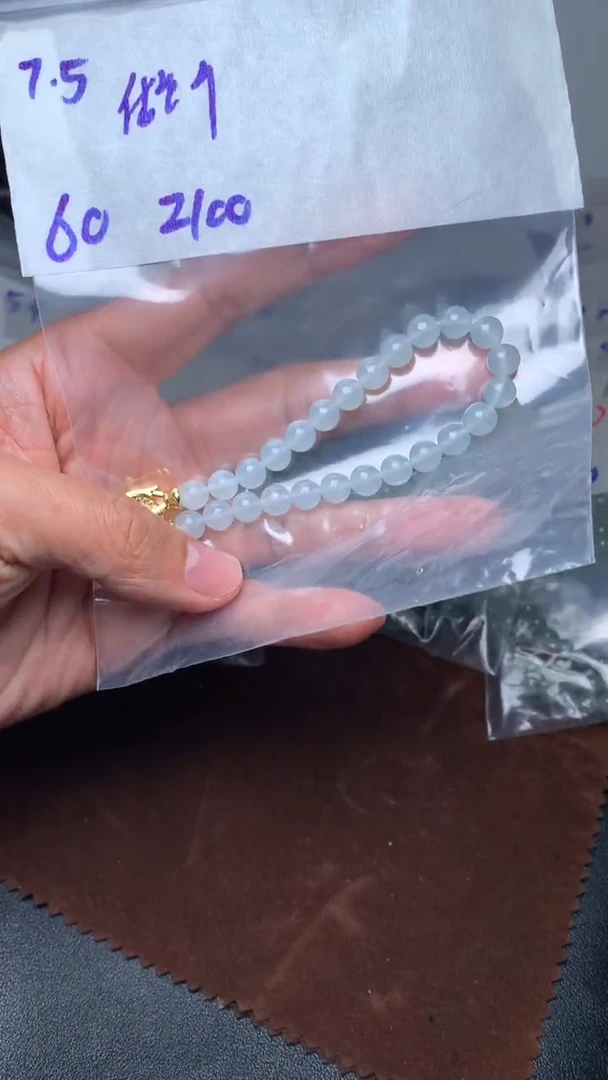 未镶嵌定制翡翠做**人毛货需精细抛光 拍一发一