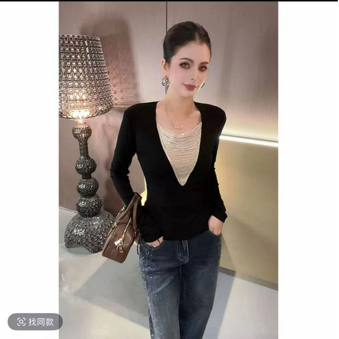 珠链V领洋气显瘦上衣秋季新款设计感时尚洋气打底衫