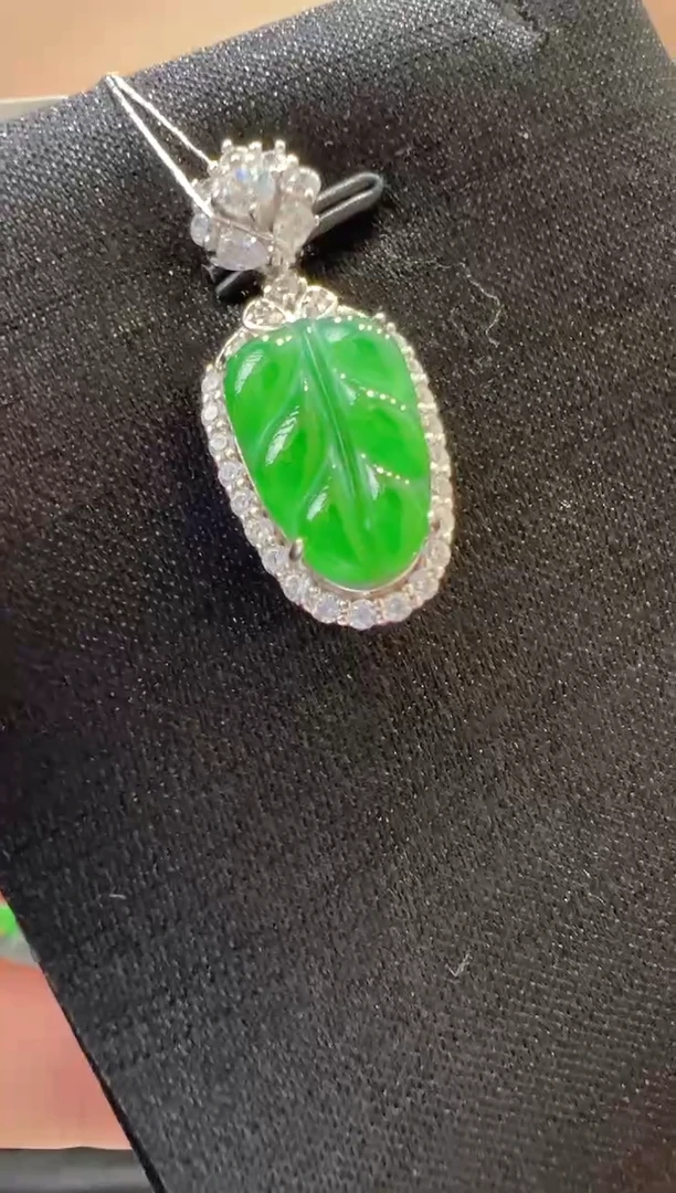 【闪购商品】翡翠吊坠(不含链)银S925镶嵌