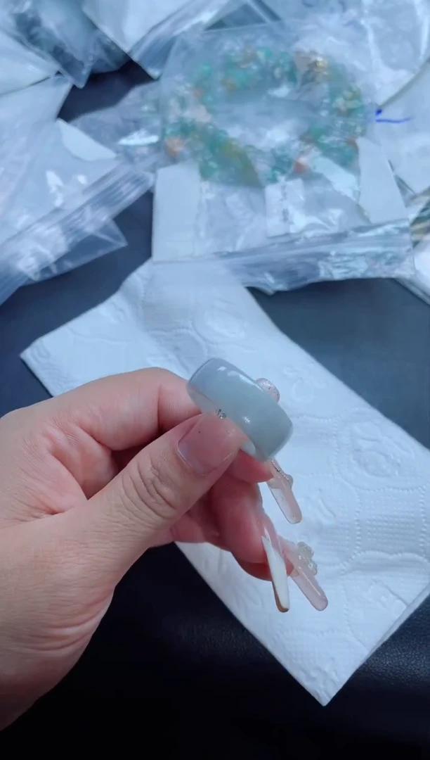 翡翠戒指未镶嵌戒圈