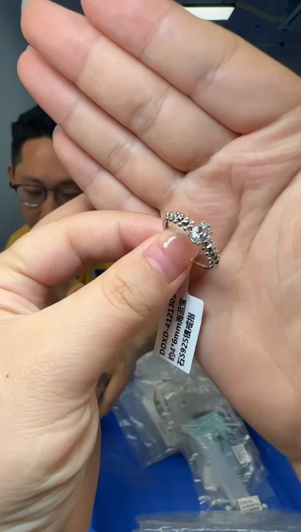 【闪购商品】海蓝宝石戒圈银S925镶嵌海蓝宝石戒指