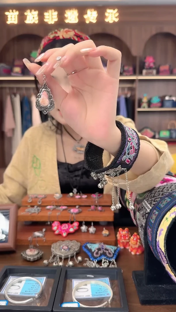 刺绣扶光苗绣传承2