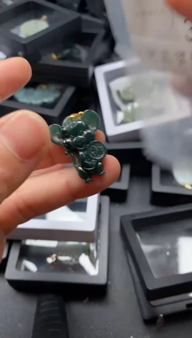 翡翠未镶嵌吊坠(不含链)3378