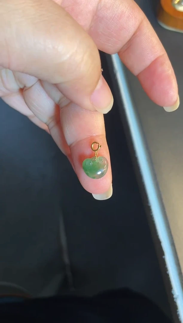 吊坠(不含链)18K金镶嵌翡翠1