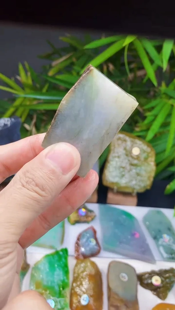 定制翡翠未镶嵌翡翠