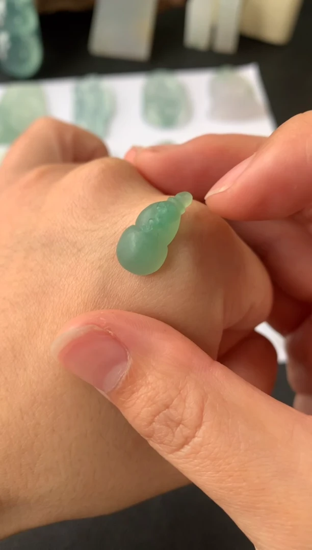 【闪购商品】定制翡翠未镶嵌翡翠