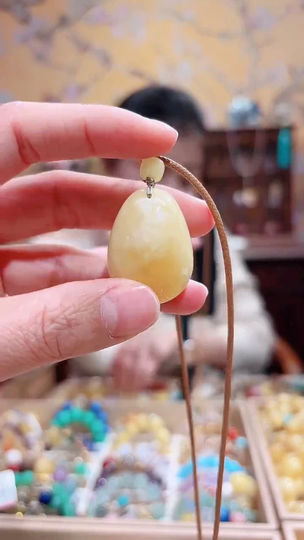 蜜蜡颈饰未镶嵌，原矿瓷白花蜡，蜜蜡水滴