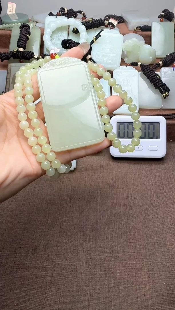 颈饰未镶嵌和田玉1