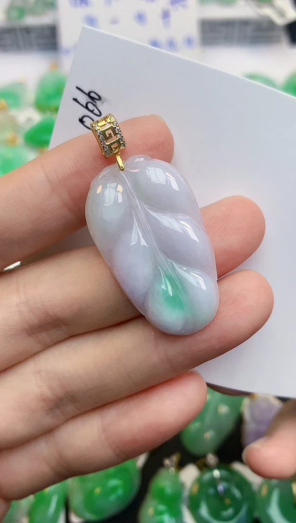 颈饰18K金镶嵌翡翠天然缅甸a货翡翠