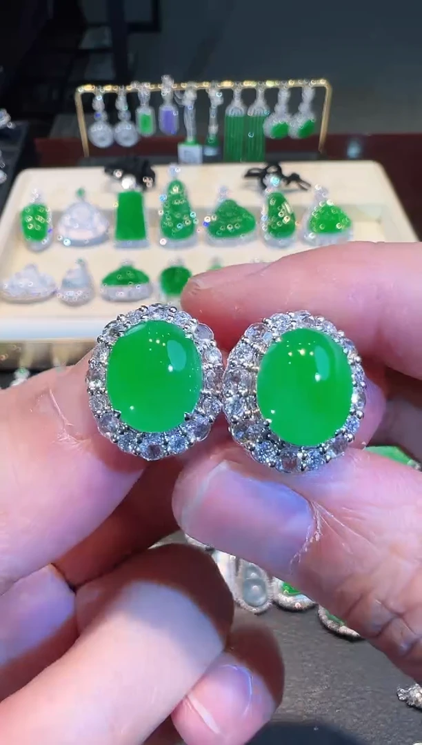 【闪购商品】翡翠耳饰18K金镶嵌翡翠