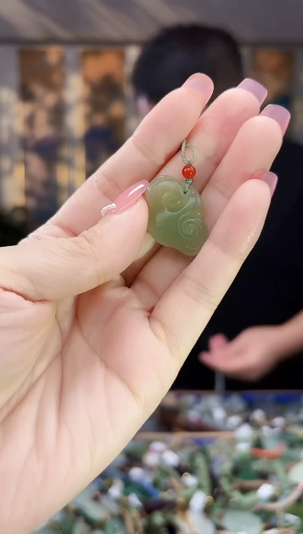 和田玉未镶嵌挂件拍一发一