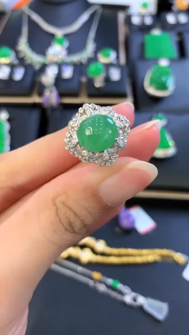 翡翠戒指18K金镶嵌m120