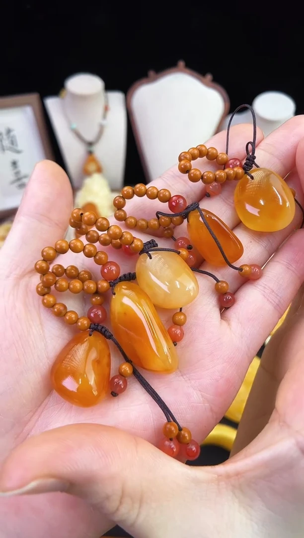 琥珀未镶嵌珠宝奇石多样性发其一