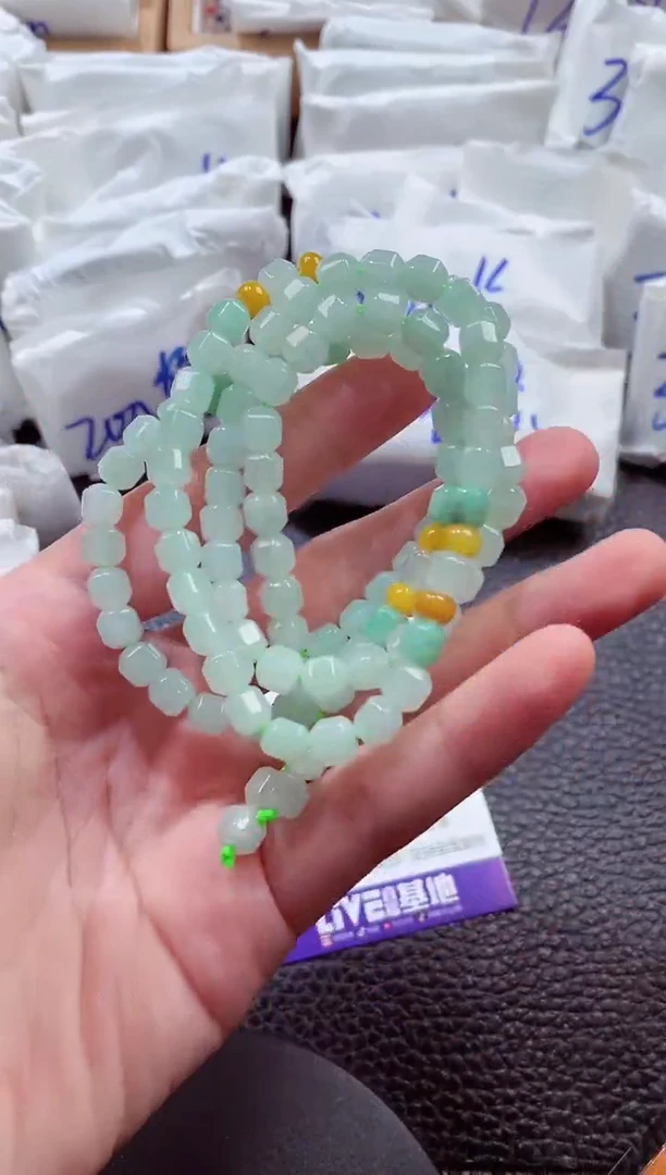 颈饰未镶嵌翡翠00002512