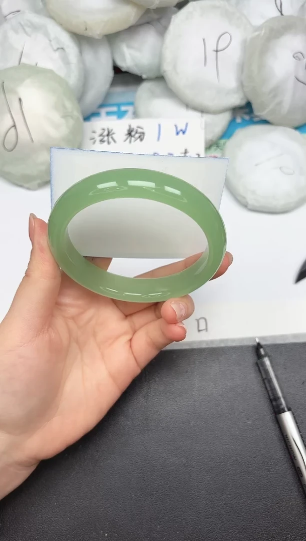 未镶嵌手镯石英质玉A352/64