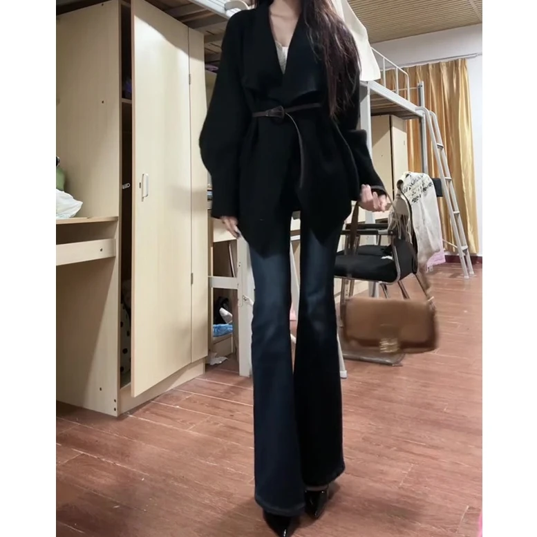 韩系低腰慵懒风显瘦深蓝色微喇牛仔裤女秋冬新款修身拖地马蹄裤子