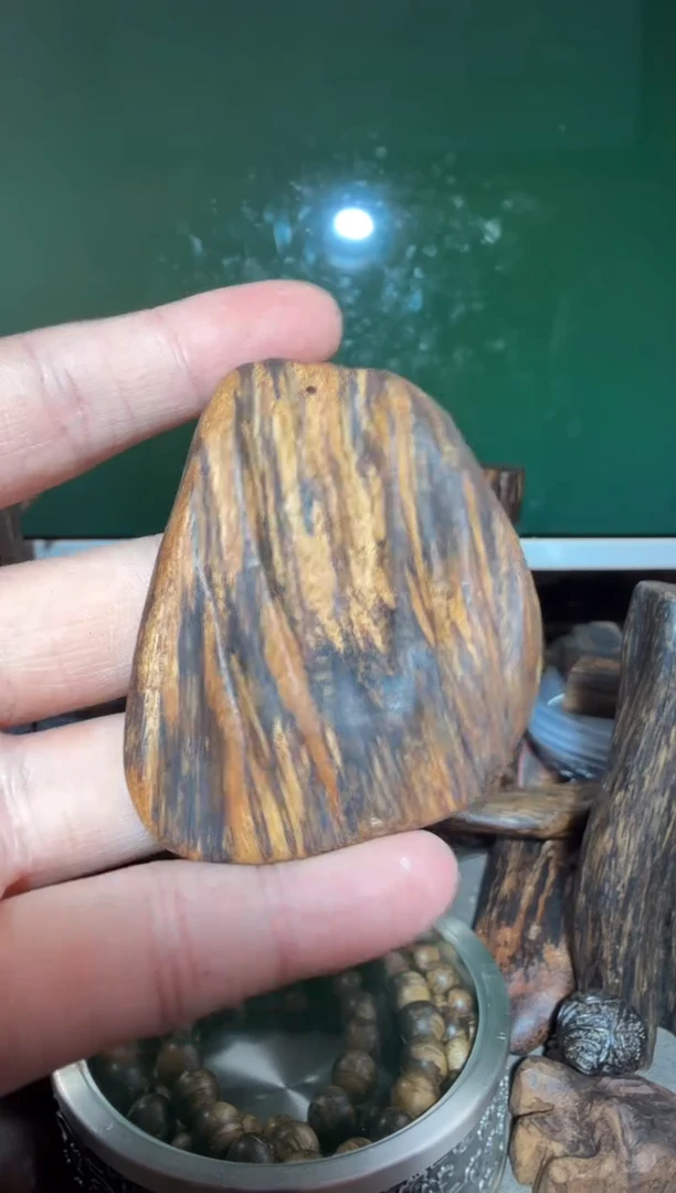 沉香手把件多样性发一