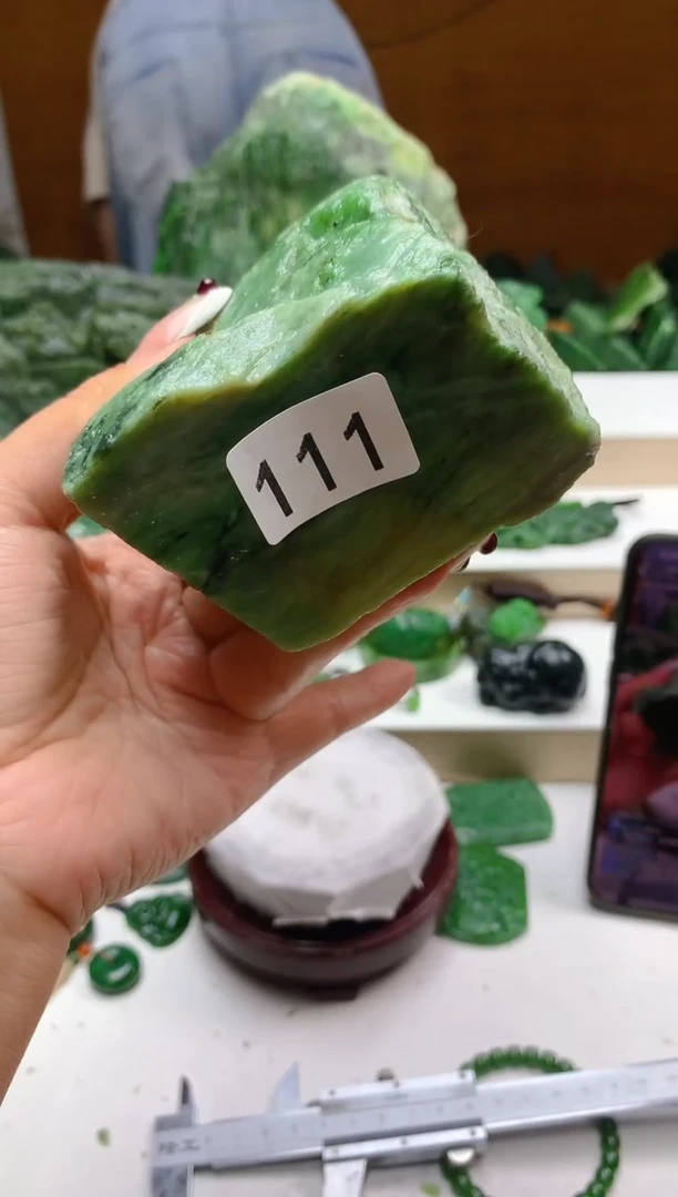 和田玉（碧玉）未镶嵌珠宝半成品0