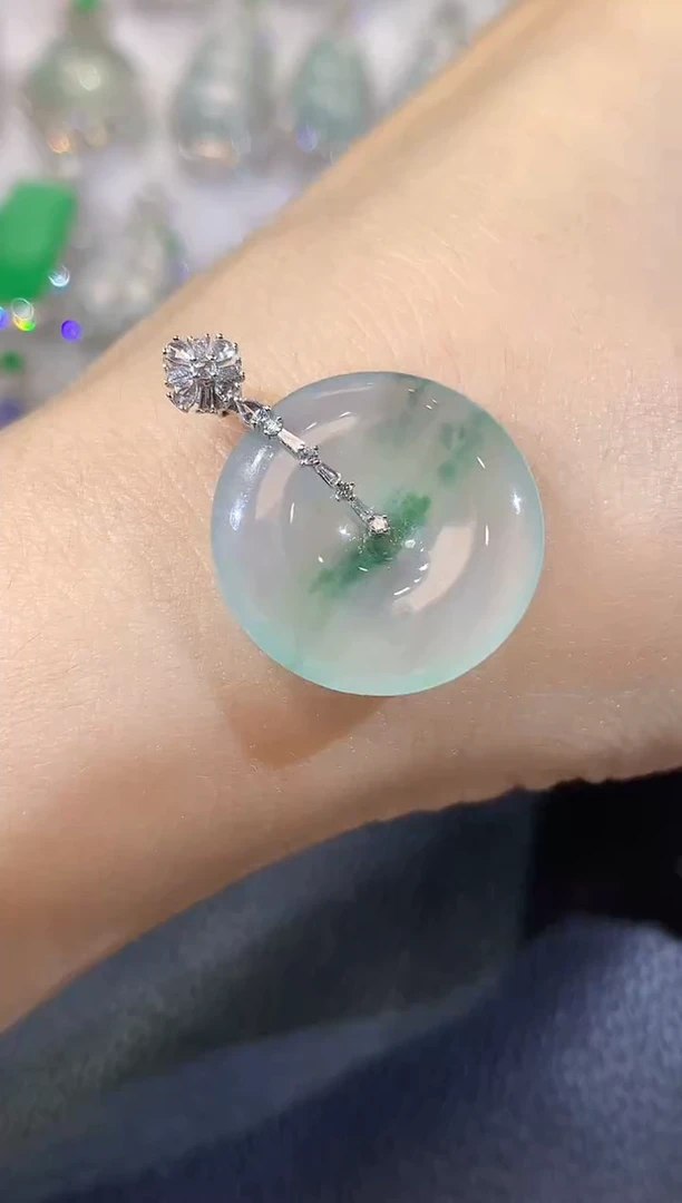 翡翠18K金镶嵌吊坠(不含链)C12