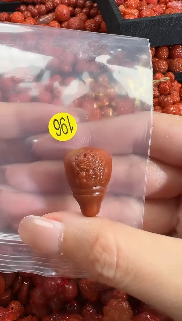 颈饰未镶嵌南红玛瑙1