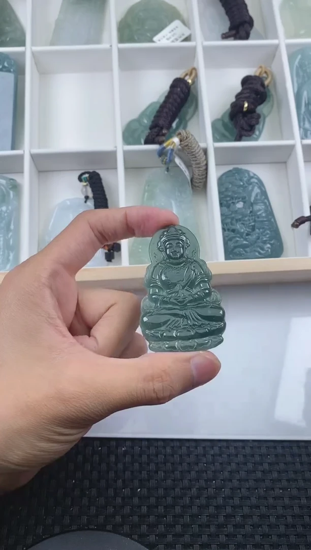 翡翠未镶嵌颈饰