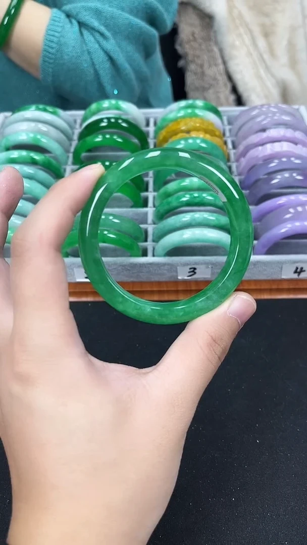 【闪购商品】砖雕s19 蜡阳绿手镯 圈口59