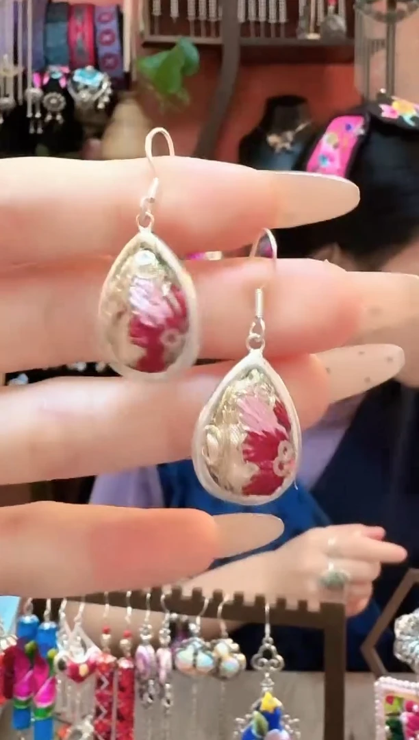 织绣云织谣民族风精美饰品47