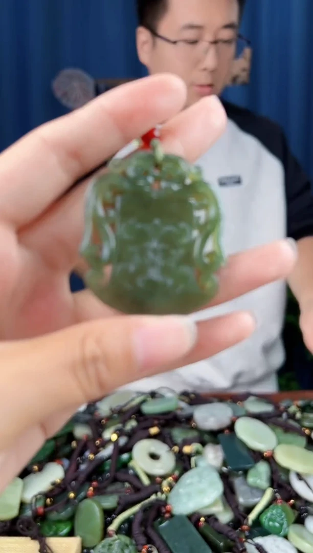 未镶嵌和田玉挂件拍一发一