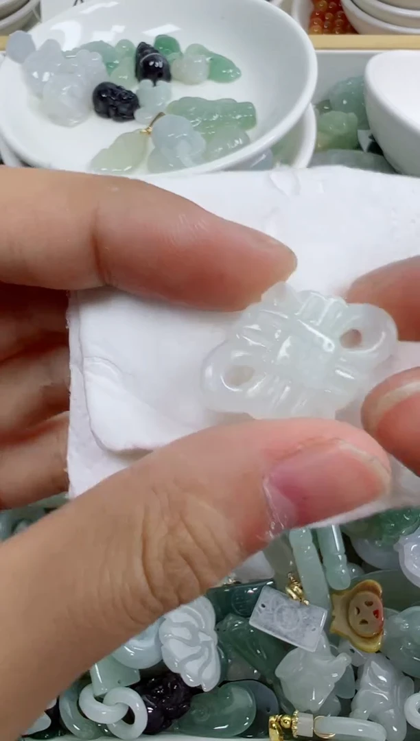 散珠翡翠1079号链接，A货翡翠