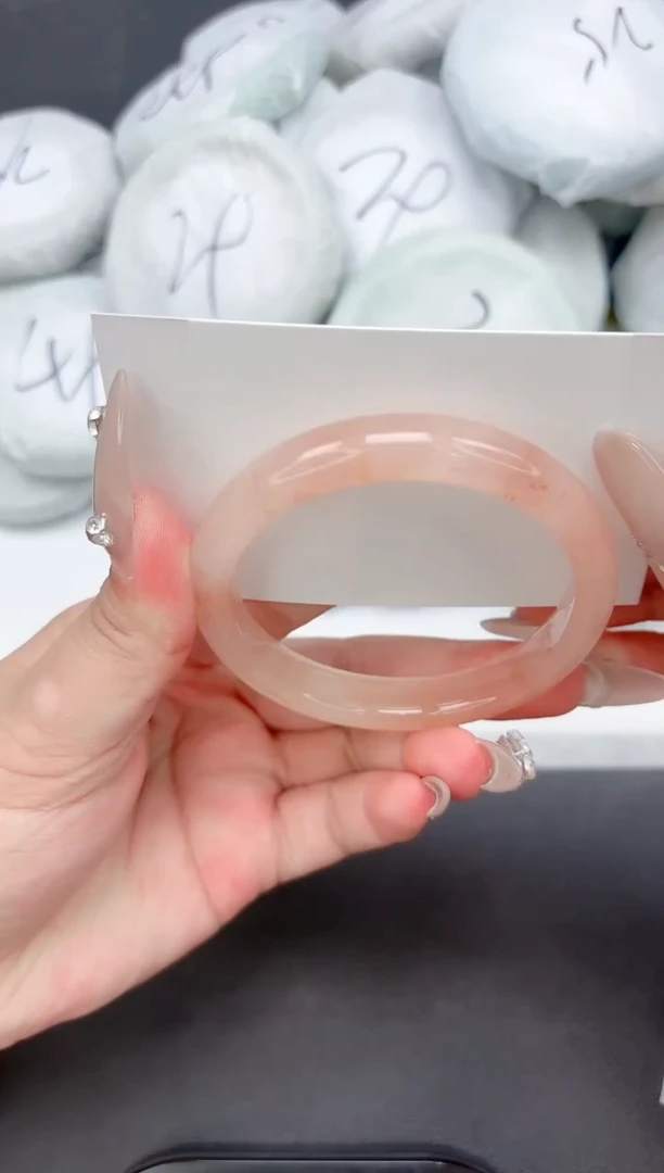 未镶嵌手镯石英质玉147-56.4