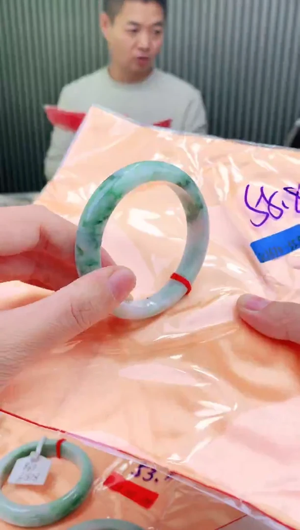 未镶嵌手镯翡翠55+