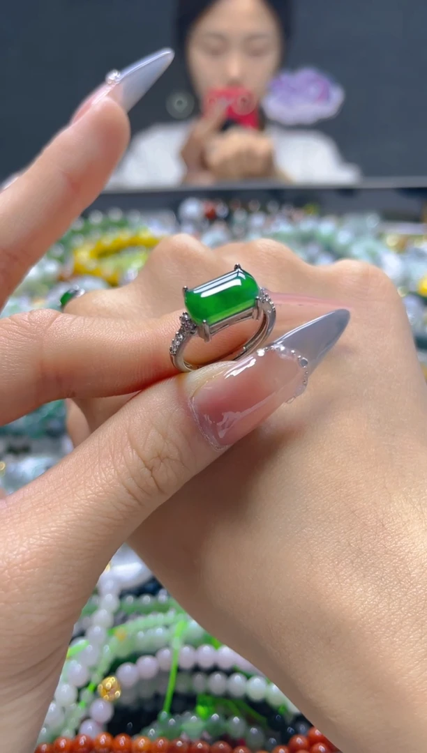 颈饰未镶嵌翡翠/Q/翡翠A货，一件也是批发价