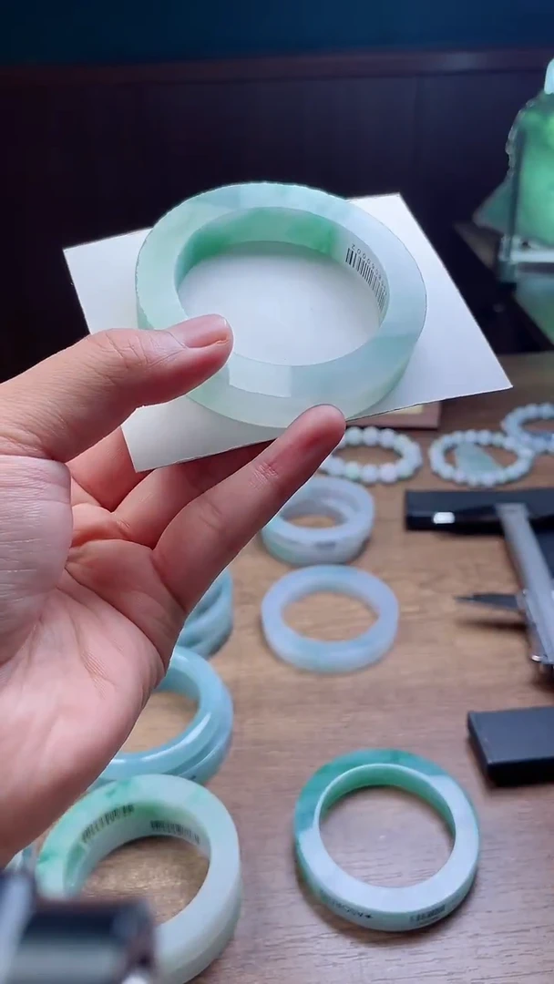 定制翡翠手镯未镶嵌晨*定制