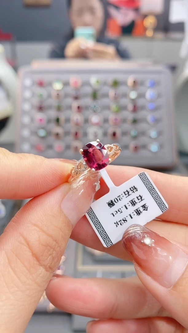 18K金镶嵌戒指碧玺1.5