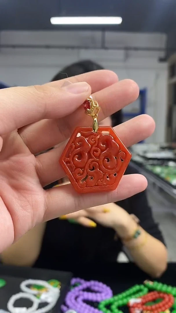 颈饰未镶嵌翡翠多样性发其一颜色微差