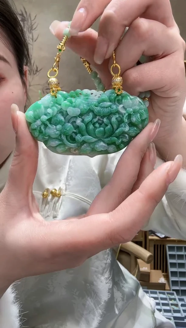 【闪购商品】翡翠颈饰未镶嵌吊坠